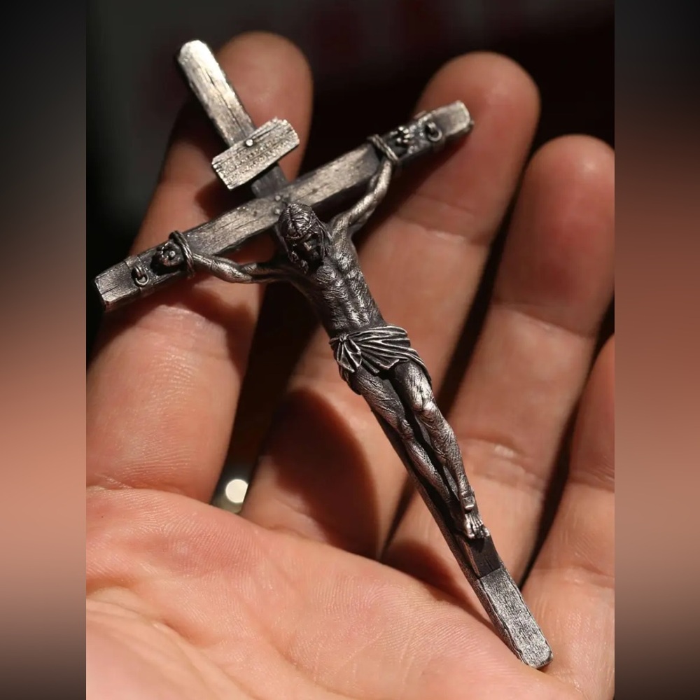 Silver Crucifix Pendant